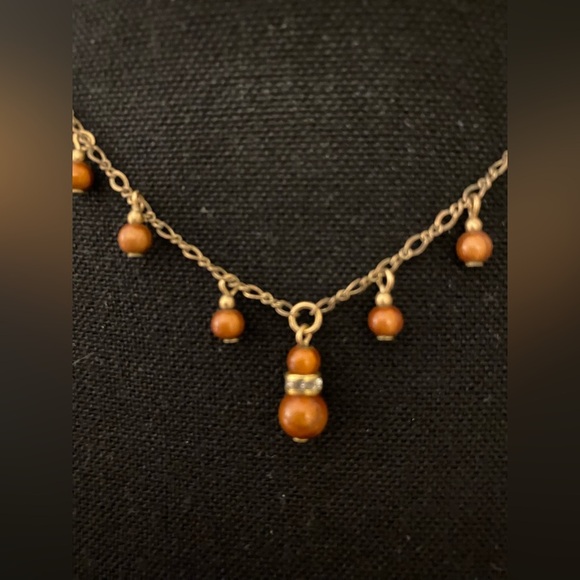 Gold toned beaded necklace - Picture 2 of 3
